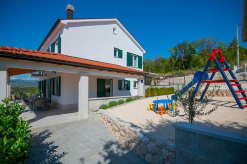 Luxury Villa Melita With Heated Pool