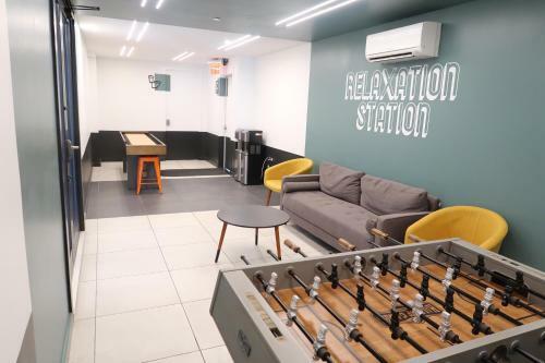 Spacious 2-bedroom Apartment With Lounge & Rooftop