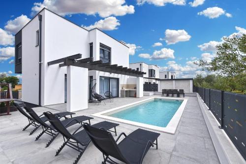 Villa Galizana 2111