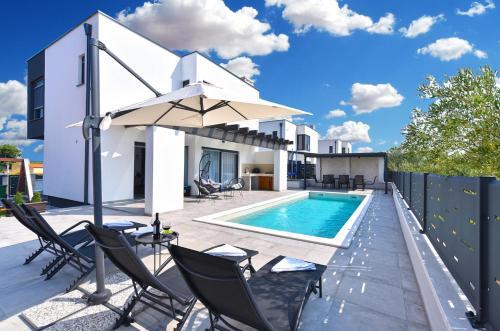 Villa Galizana 2111