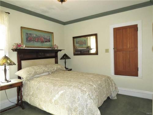 Raindrops On Roses Bed & Breakfast