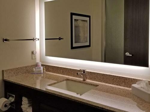 Hotel Comfort Inn & Suites