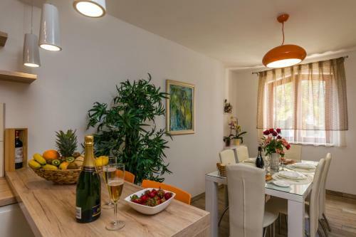 Villa Pietra With Sea View