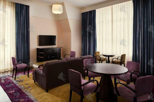 The Hotel Chelsea