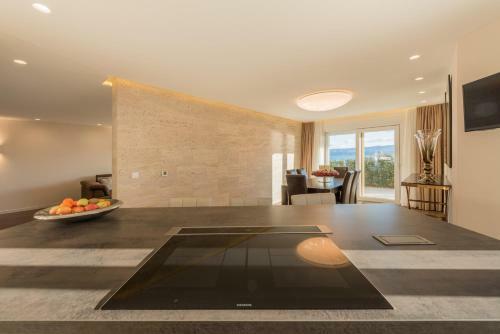 Apartment Tesi