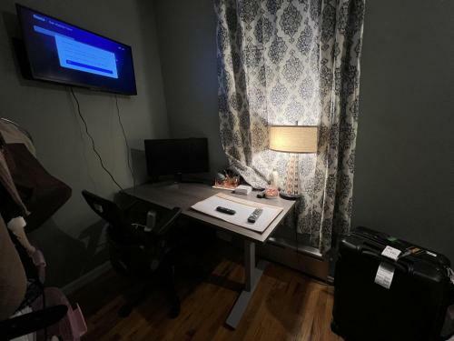 119 Avenue D - Full Apartment