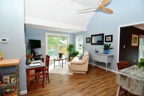 Cottage At Millpond Falls - A Romantic Escape