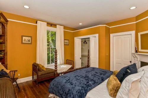 Award Winning Cottage In Montford *2 Blks Downtown