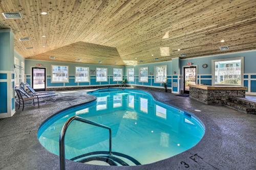 Apartamento Coastal Condo With Indoor And Outdoor Pool Access