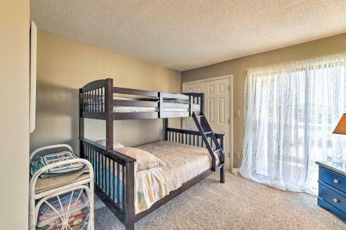 Apartamento Coastal Condo With Indoor And Outdoor Pool Access