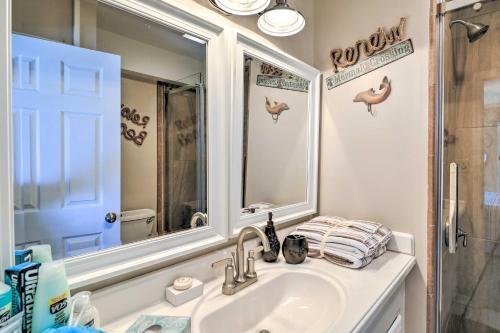 Apartamento Coastal Condo With Indoor And Outdoor Pool Access