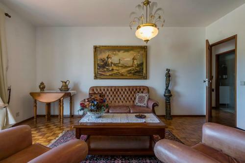Central Charming Classic Apartment