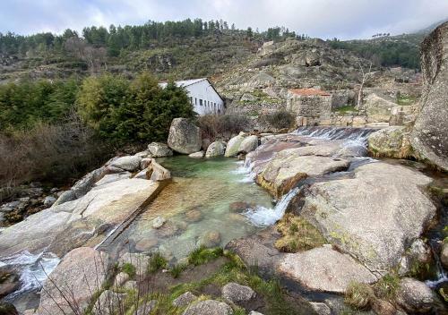 Apartamento Casa Dos Mouros - 2 Quartos E Cozinha - Serra Da Estrela - Loriga
