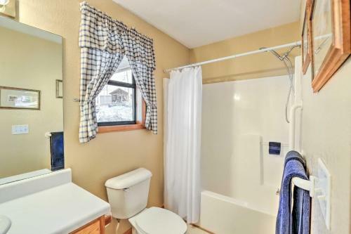 Sunset Serenity Cabin Decks, Grill, Views!