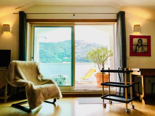 Hostal Lous� Varanda's House