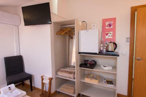 Hostal Lous� Varanda's House