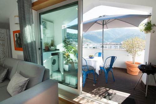 Hostal Lous� Varanda's House