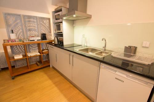 Hostal Lous� Varanda's House
