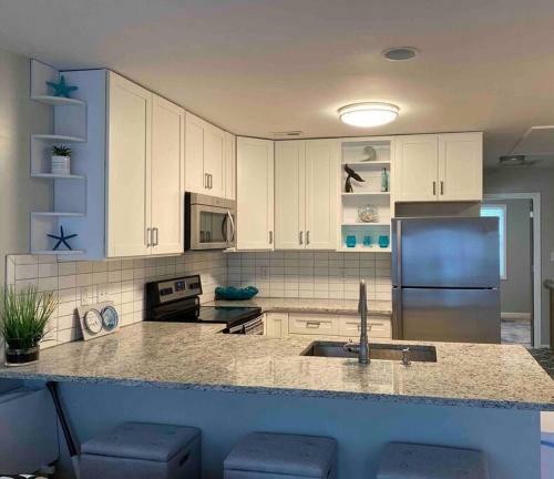 Whitecaps Surf City Beachfront Townhome
