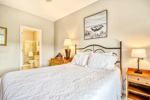 Cozy Coastal Golf & Beach Retreat