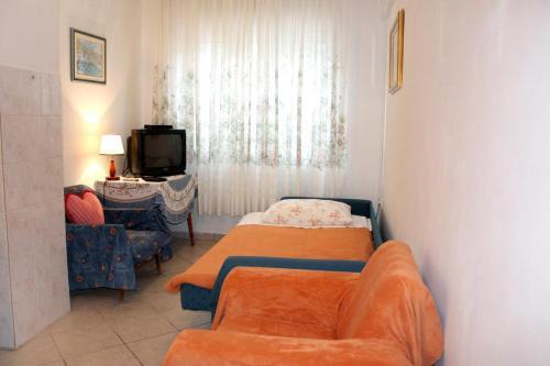 Apartment Zarace - Gdinj 2047b