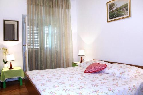 Apartment Zarace - Gdinj 2047b