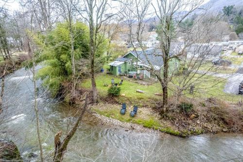 Creekside Cottage