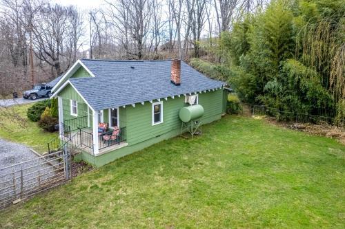 Creekside Cottage