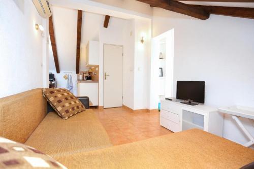 Apartment Okrug Donji 2977b