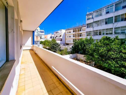 Flh Loul� Balcony Spacey Apartment