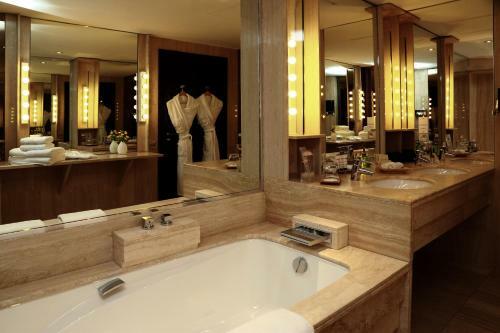Hotel La C�te Saint Jacques