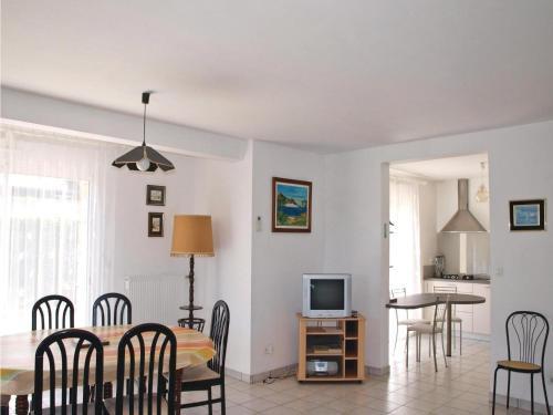 Holiday Home Saint Quay Perros Mn-1642