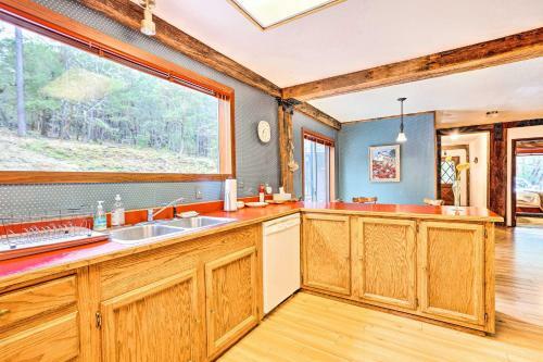 Peaceful Applegate River Valley Sanctuary!