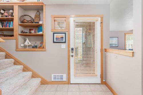 Curious Sea Cow - New Rental!!