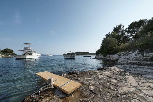 Beach House Blue Lagoon