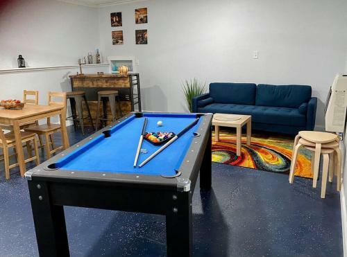 Poconos Cabin-game Room-firepit-patio-bbq-5 Lakes