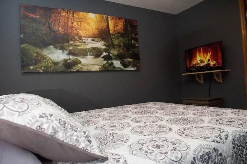 Poconos Cabin-game Room-firepit-patio-bbq-5 Lakes