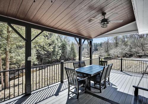 Pine Hollow Lodge
