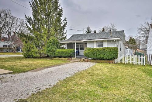 Family-friendly Hideaway - Walk To Lake Erie!