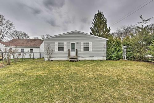 Family-friendly Hideaway - Walk To Lake Erie!