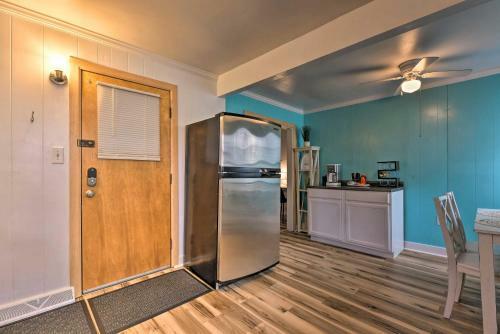 Family-friendly Hideaway - Walk To Lake Erie!