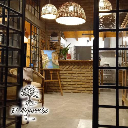 Hotel Hostal El Algarrobo