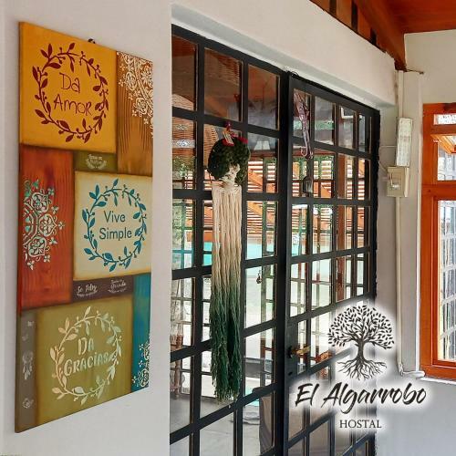 Hotel Hostal El Algarrobo