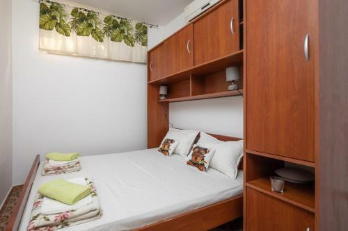 Beach Apartments "bili Cvitak"