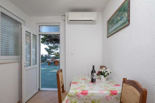 Beach Apartments "bili Cvitak"