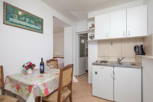Beach Apartments "bili Cvitak"