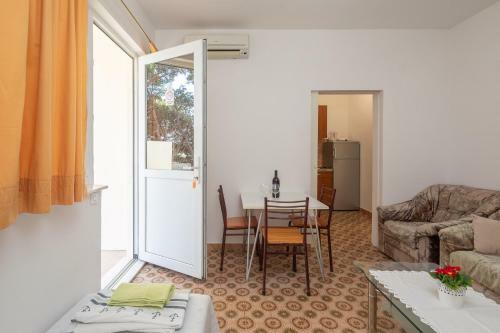 Beach Apartments "bili Cvitak"