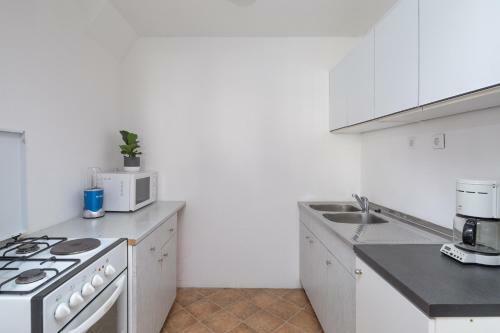 Beach Apartments "bili Cvitak"