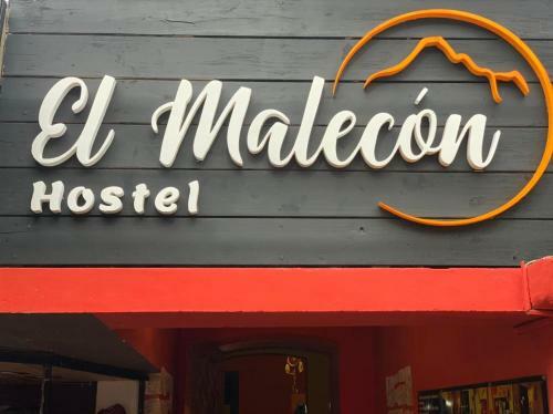Malecon En Calle Techada Hostel