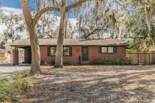 Beaufort 615 Center Dr East